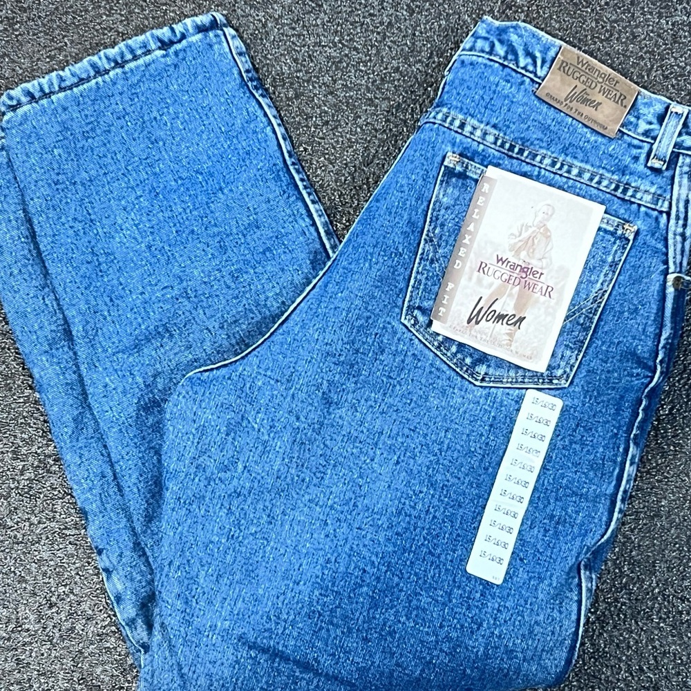 NWT - Wrangler - Rugged Wear - Relaxed Fit Jeans